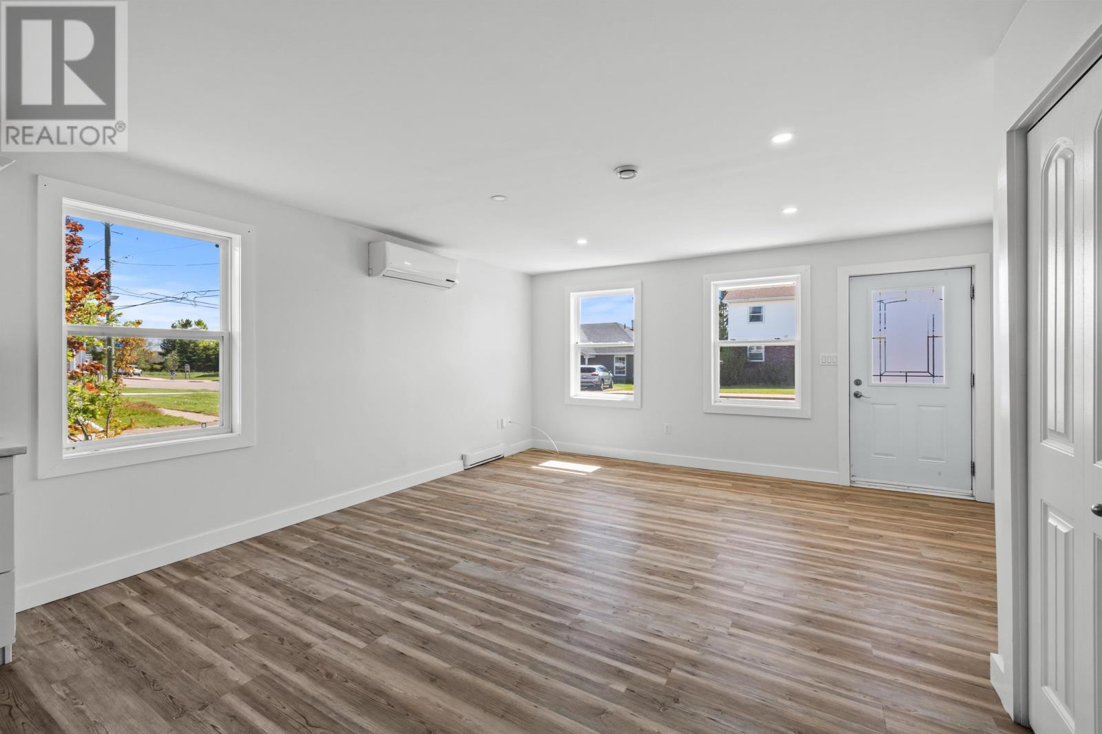 305 JENNIFER Street - 9