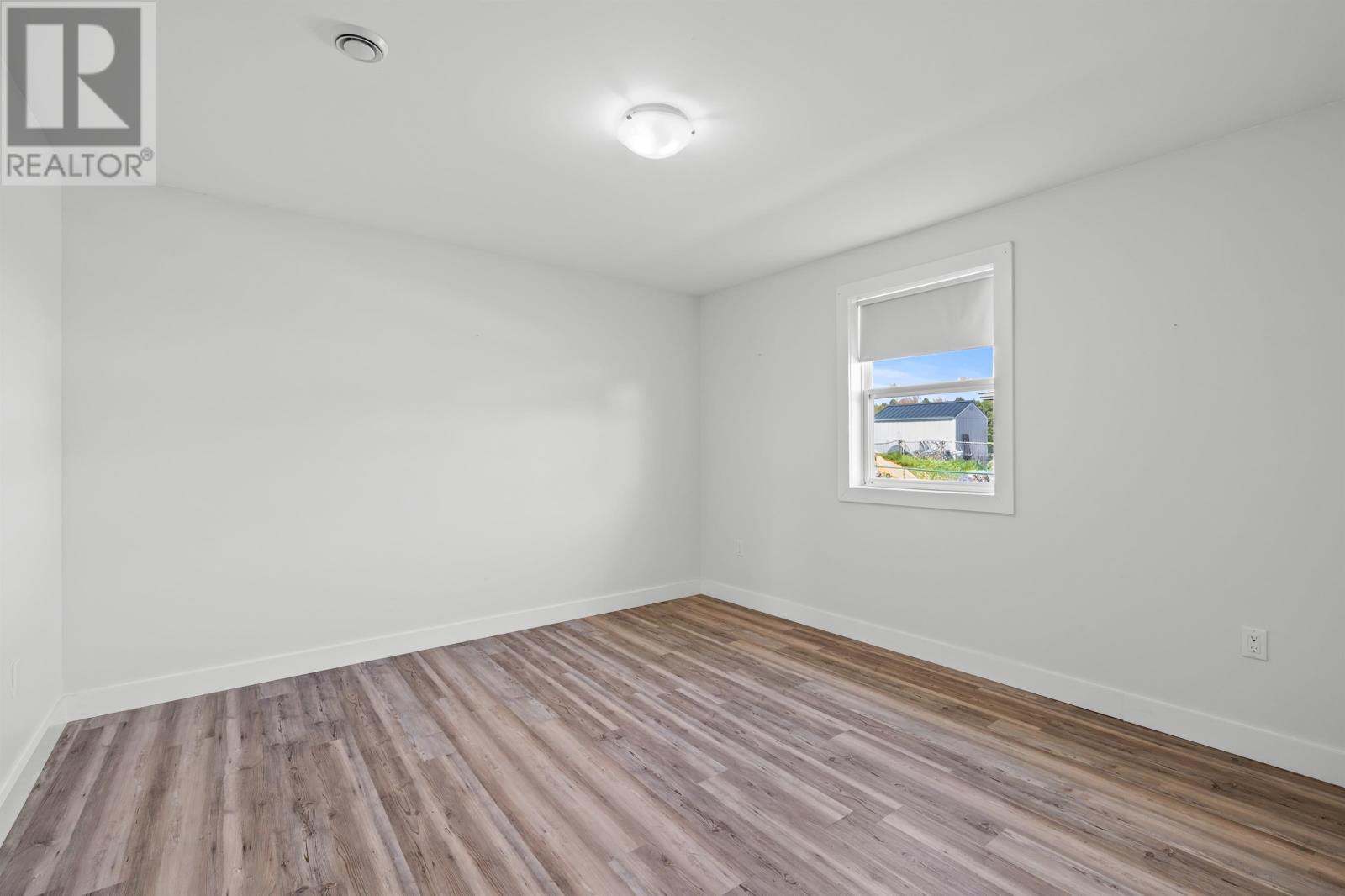 305 JENNIFER Street - 12