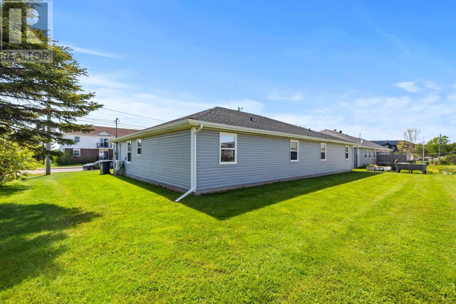 305 JENNIFER Street - 23