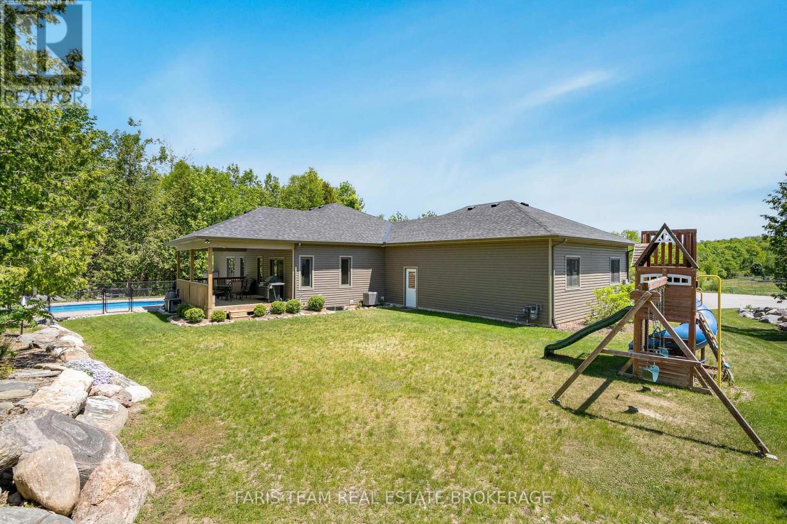 44 BACHLY AVENUE - 36
