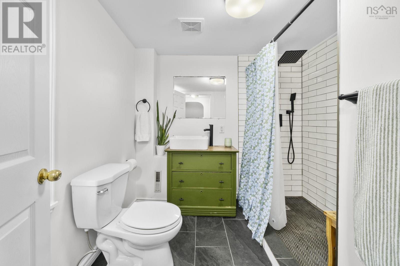 43 Winchester Avenue - 30