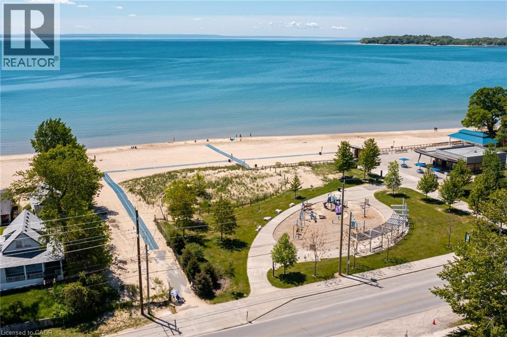 39 BEACHWALK Crescent - 37