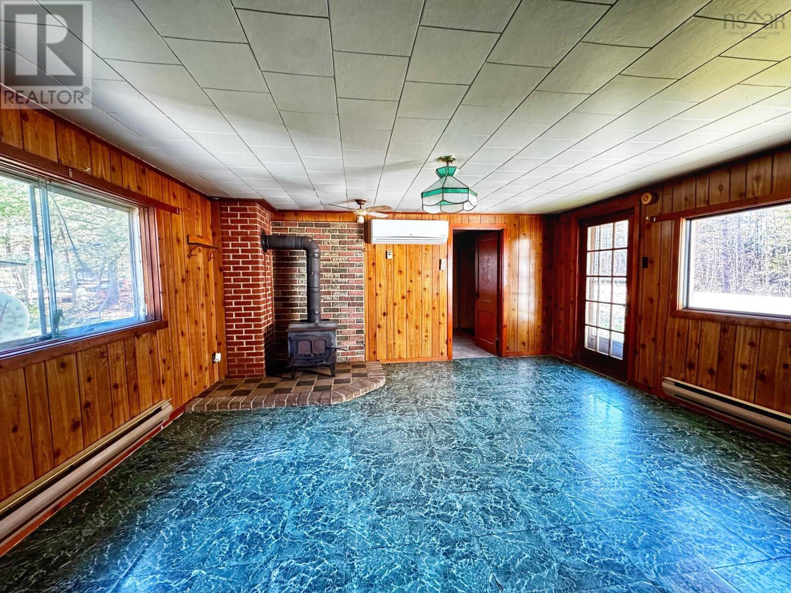 9932 Highway 201 - 15