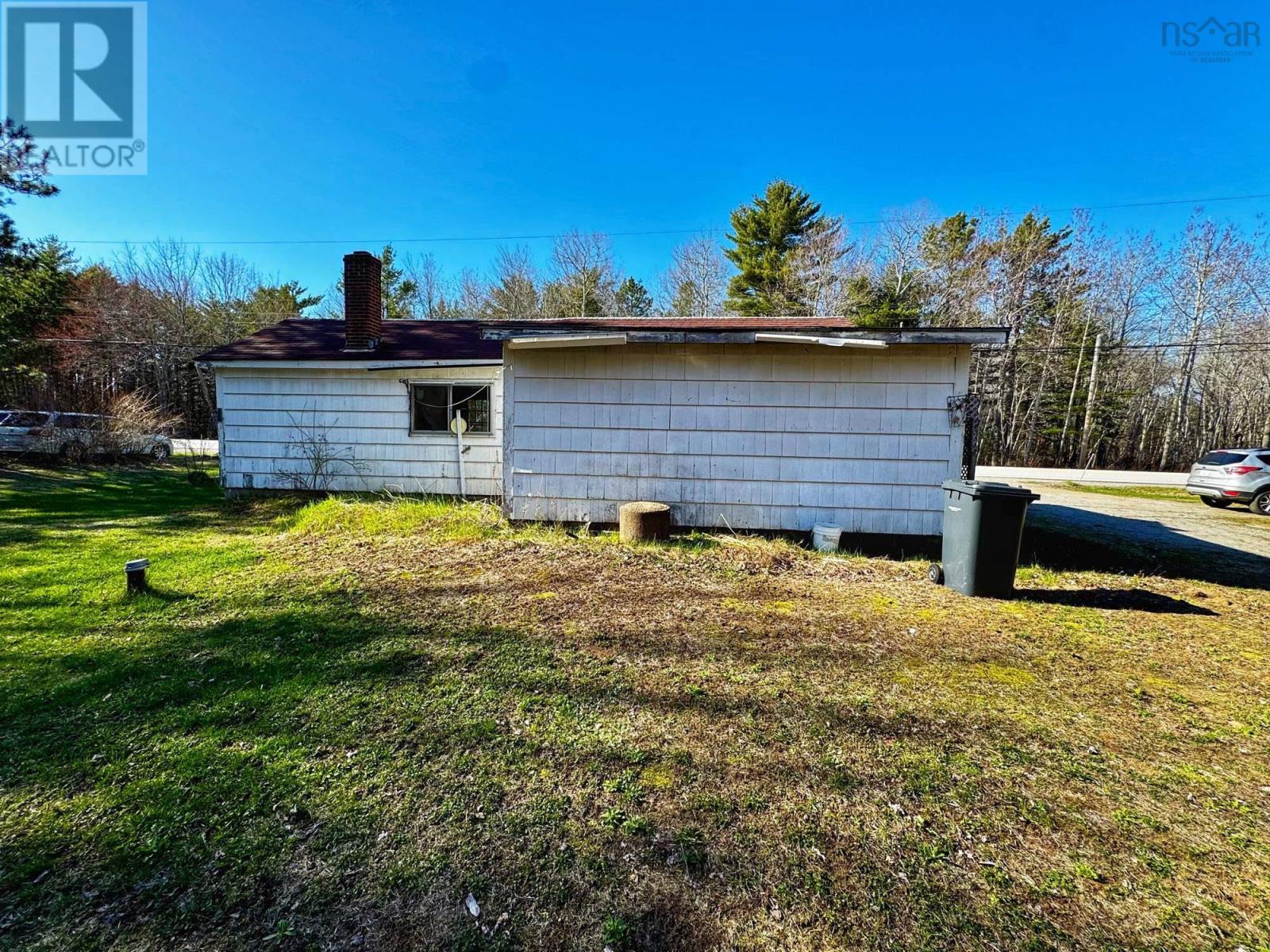 9932 Highway 201 - 23