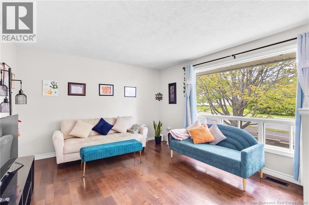 818 Waasis Road - 6
