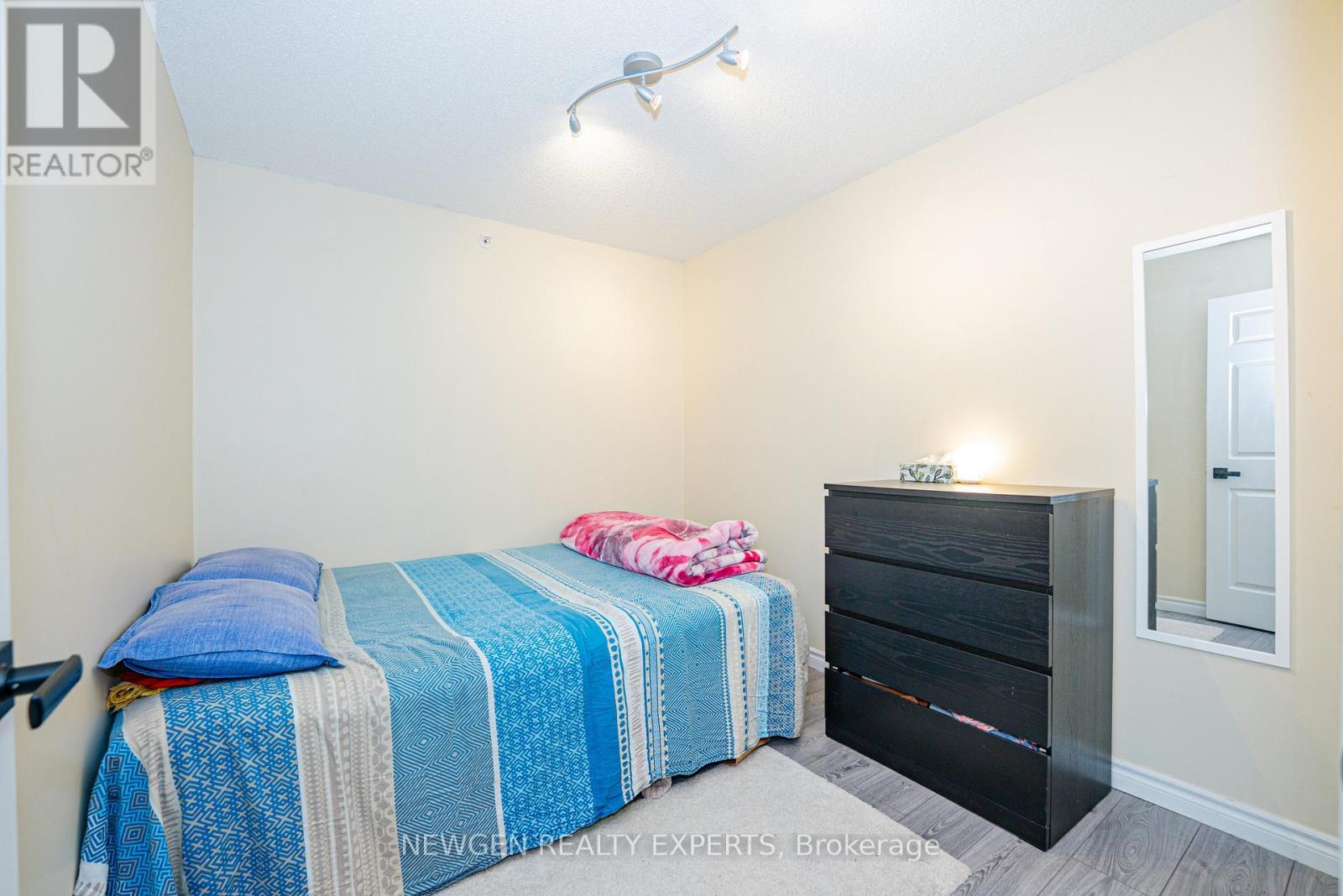 #405 1479 MAPLE AVENUE - 16