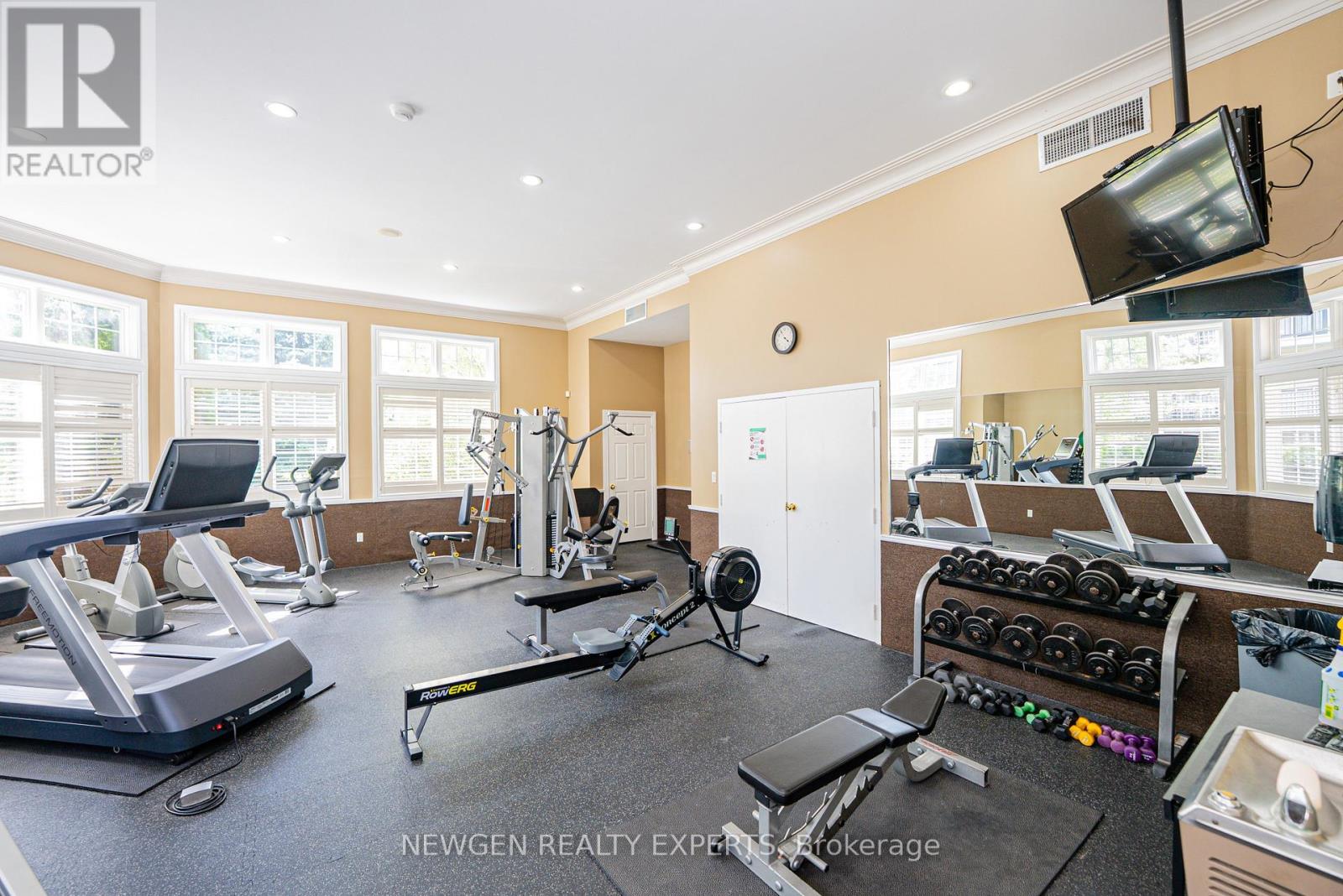 #405 1479 MAPLE AVENUE - 25