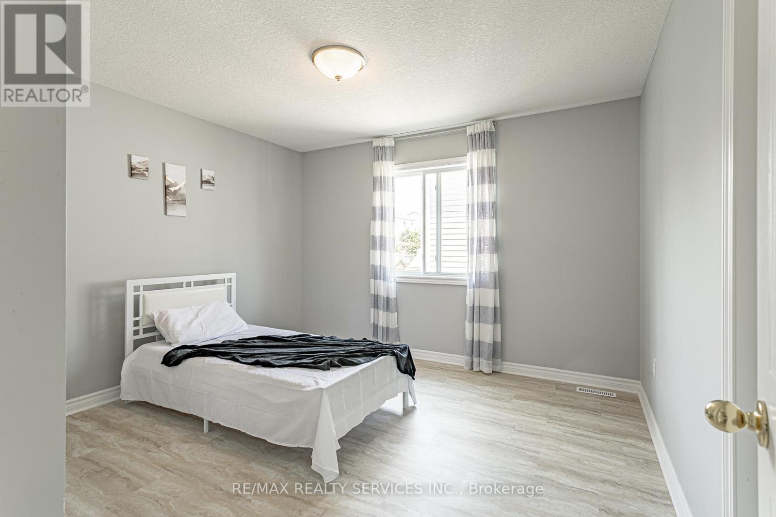 829 OAKCROSSING ROAD - 35