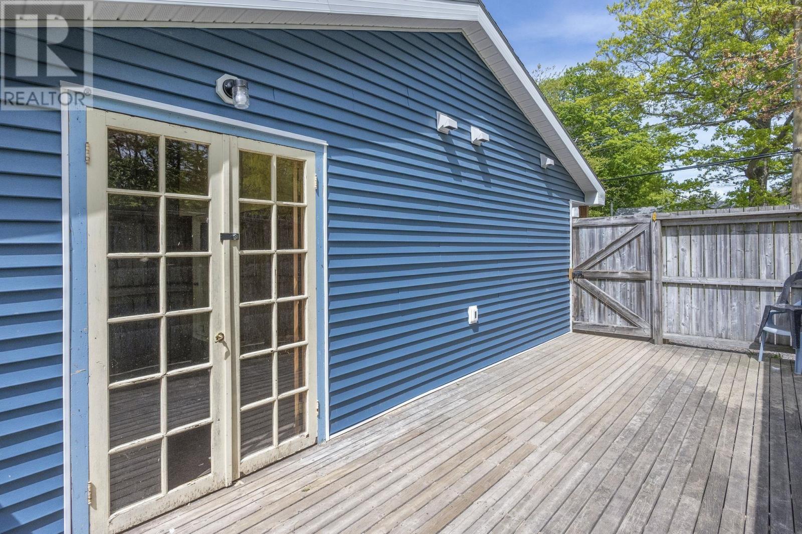 887 CAMBRIDGE Road - 4