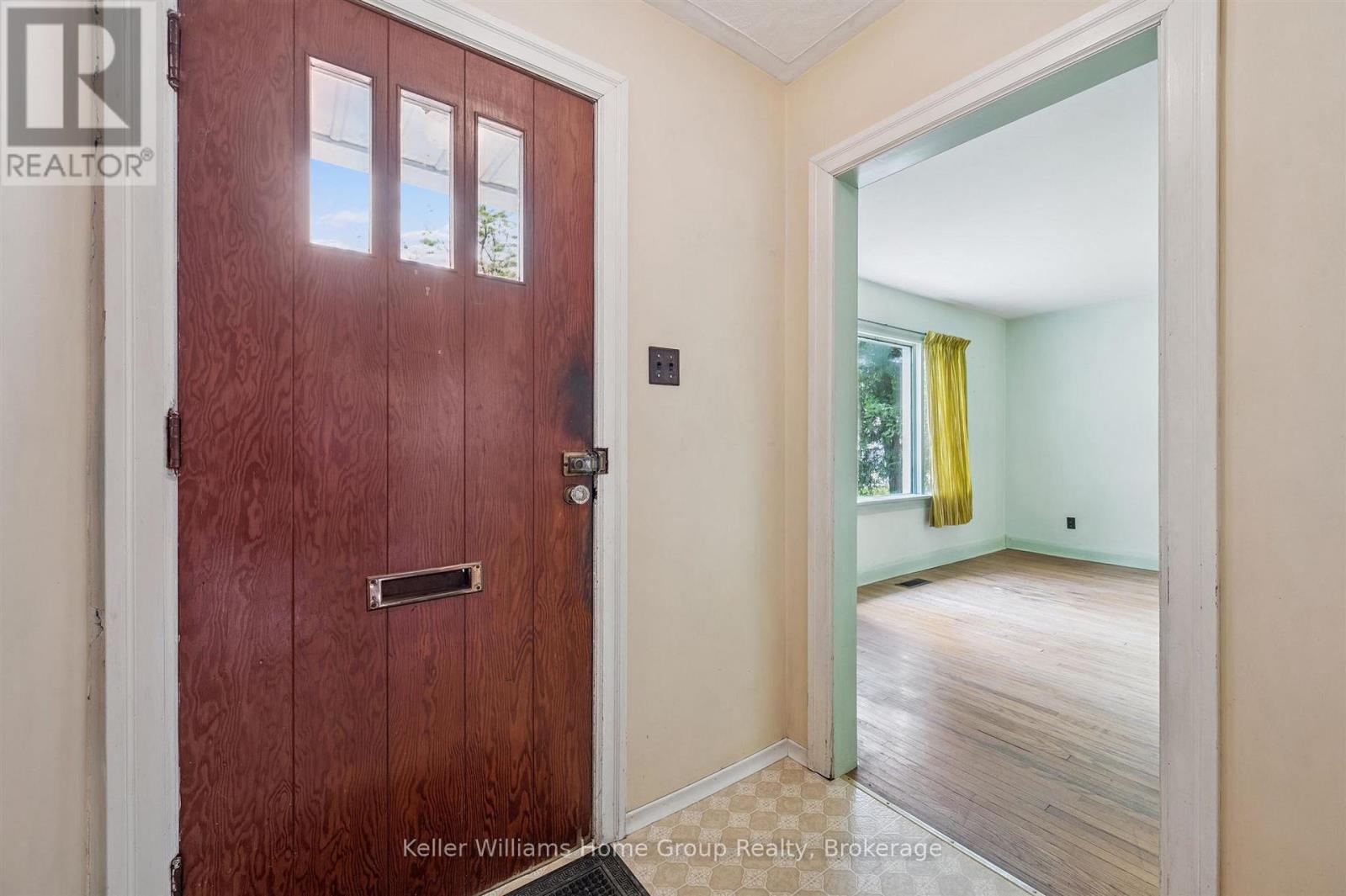145 FORFAR STREET E - 10