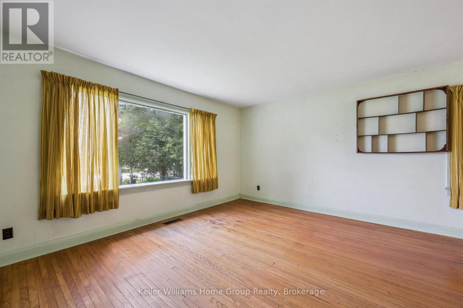 145 FORFAR STREET E - 11