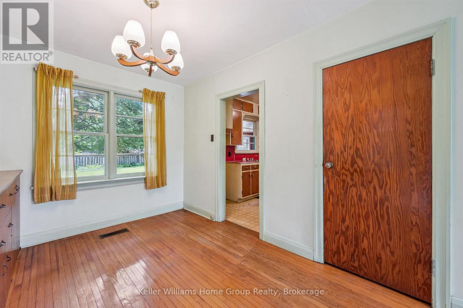 145 FORFAR STREET E - 15