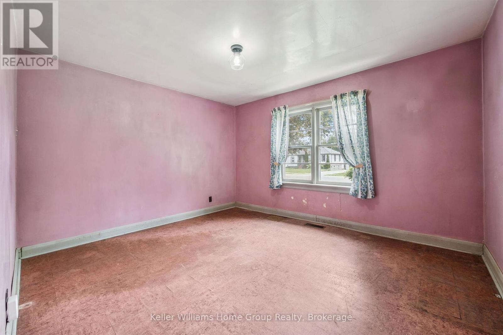 145 FORFAR STREET E - 22
