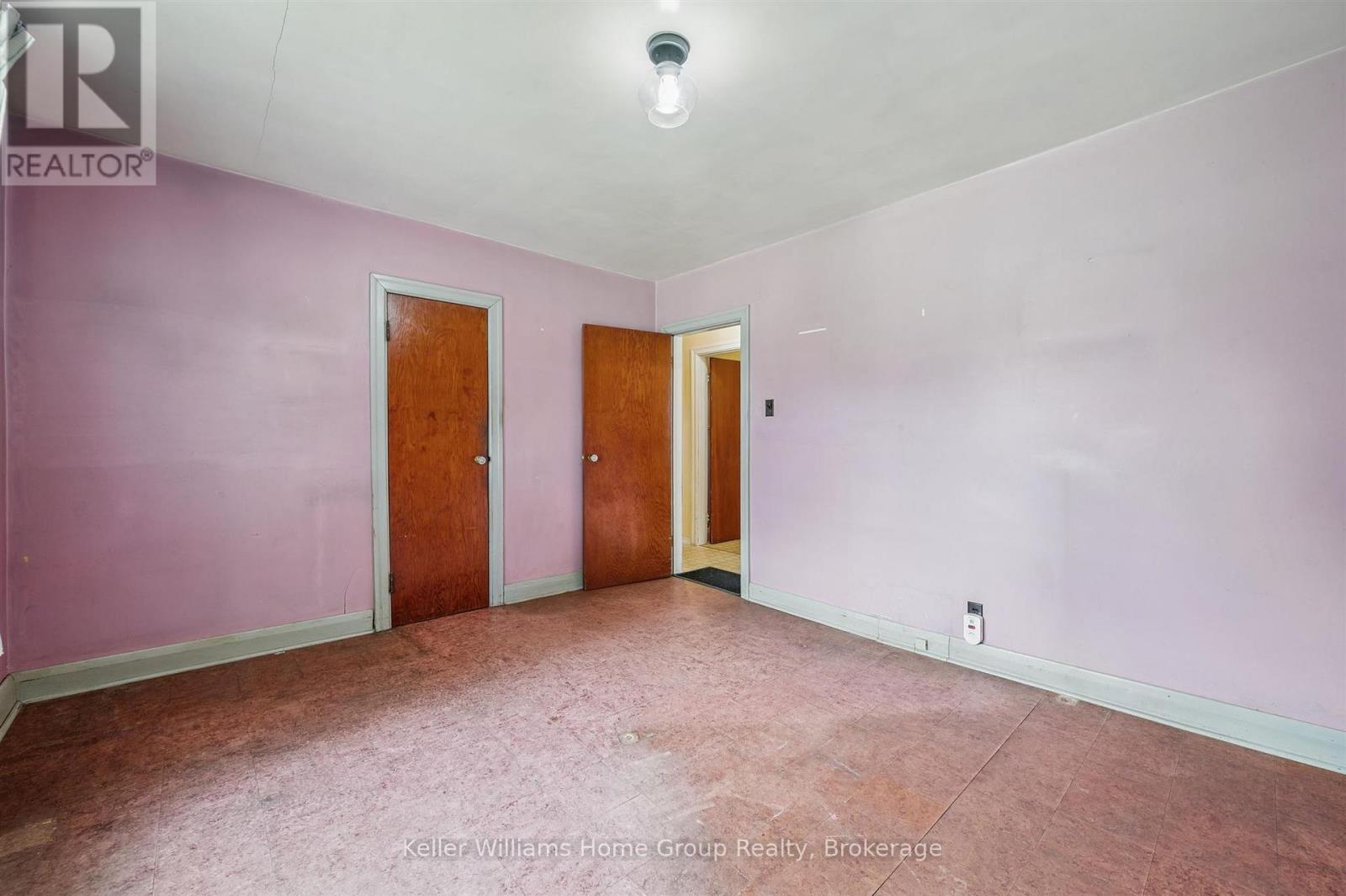 145 FORFAR STREET E - 23