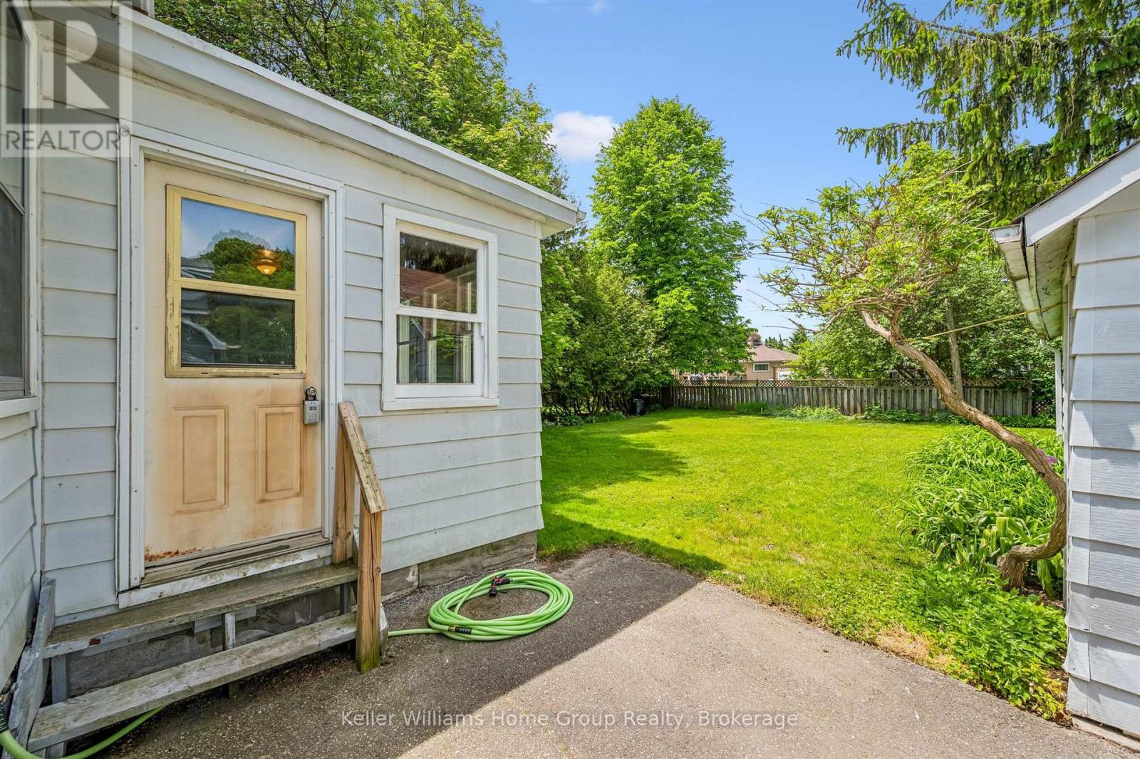 145 FORFAR STREET E - 36