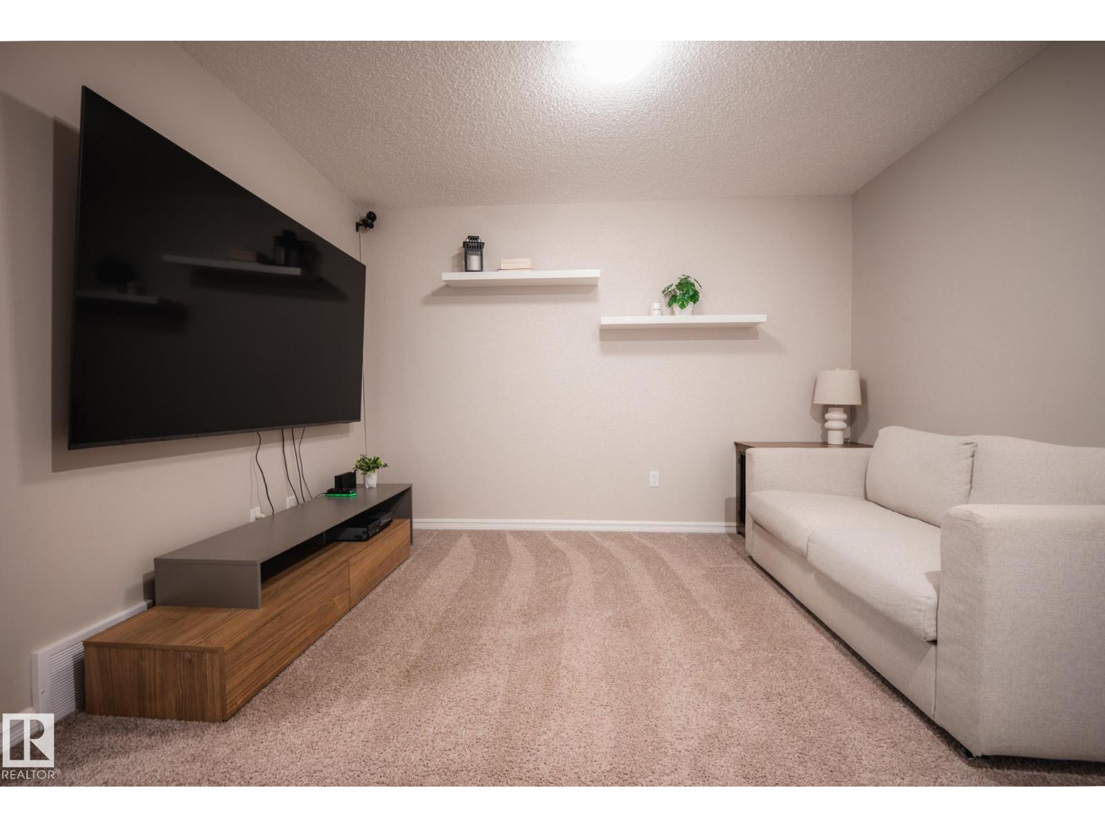 4431 5 ST NW NW - 22