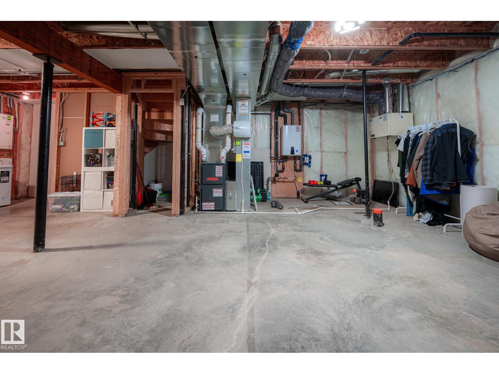 4431 5 ST NW NW - 29