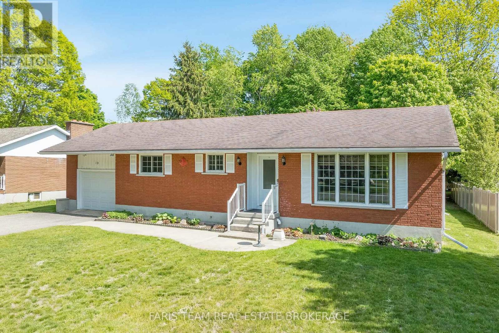 19 MAPLEGATE ROAD - 1