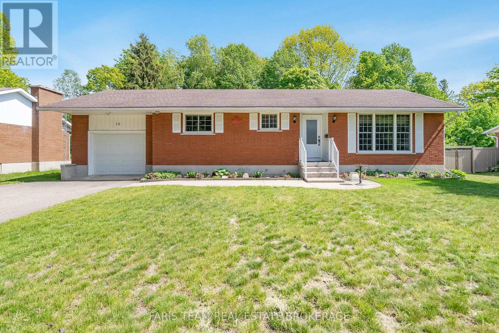 19 MAPLEGATE ROAD - Image 3