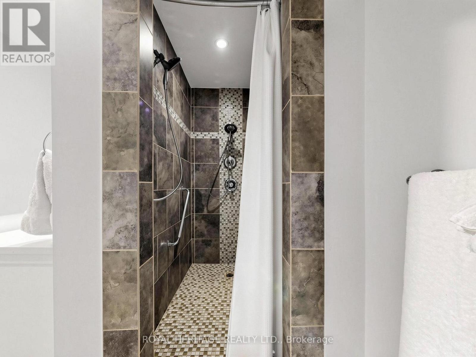 45 LILA COURT - 28