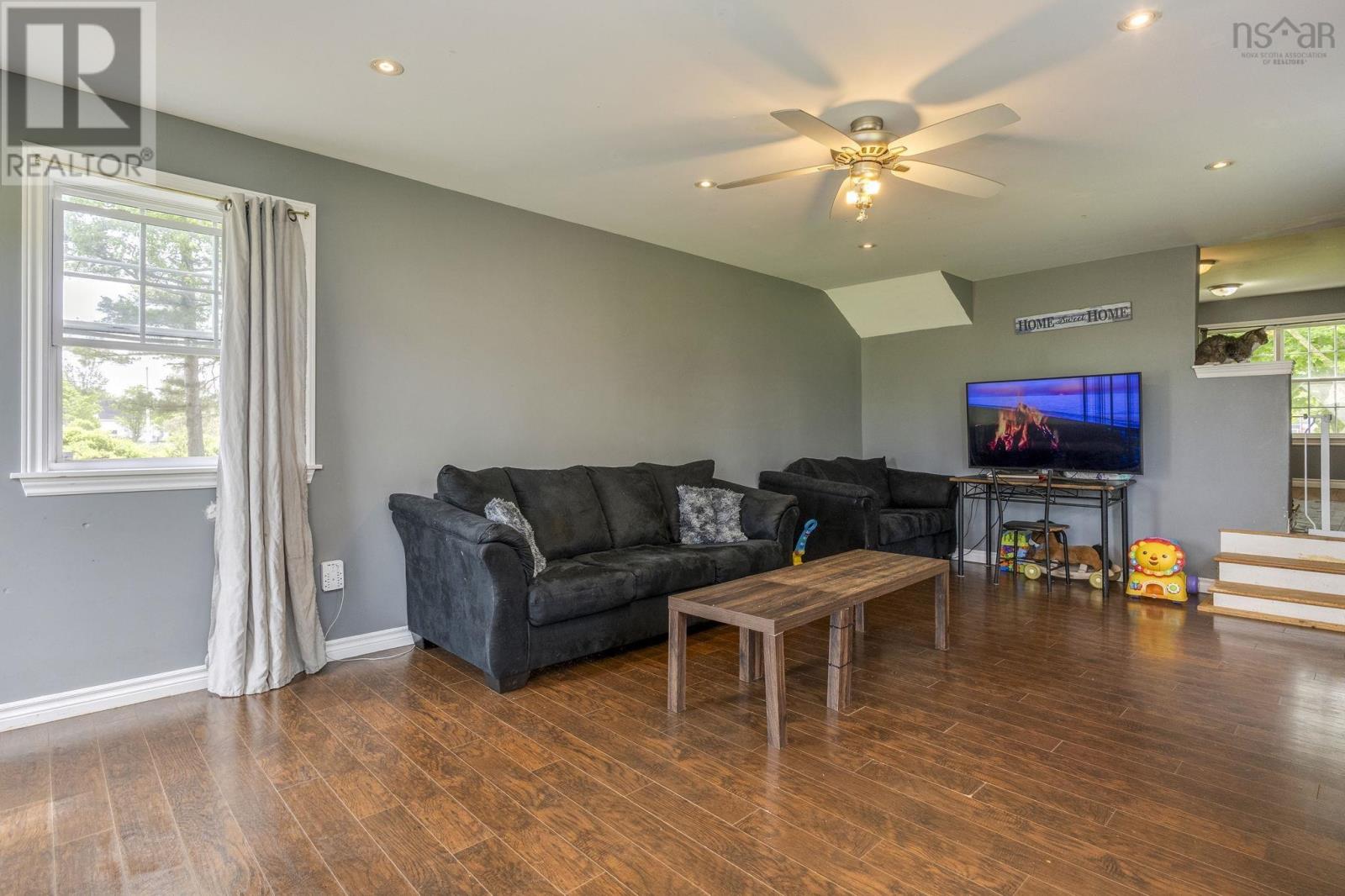 623 Main Street - 13