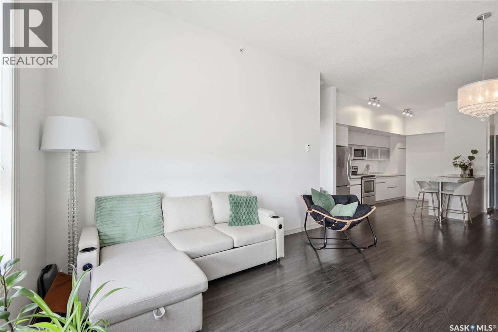 #316 223 Evergreen SQUARE - 16