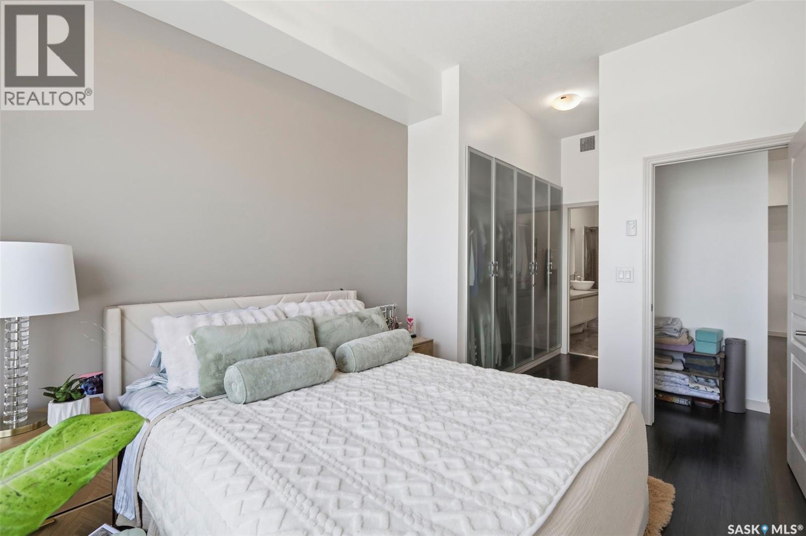 #316 223 Evergreen SQUARE - 19