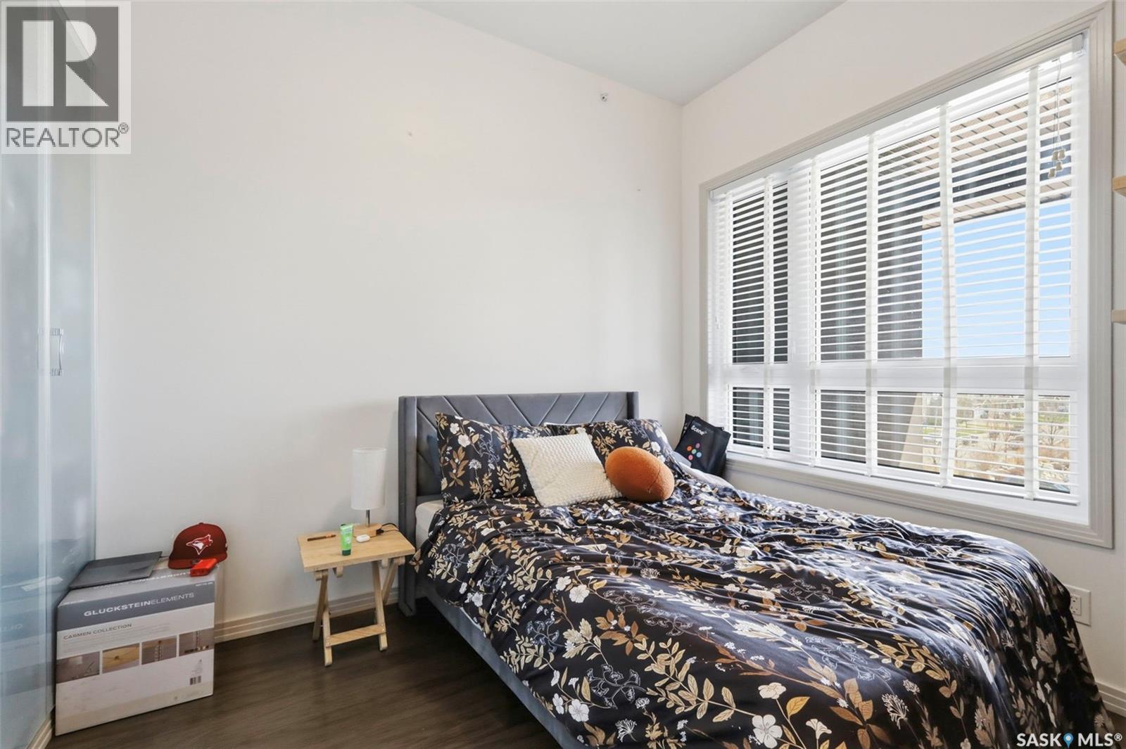 #316 223 Evergreen SQUARE - 24