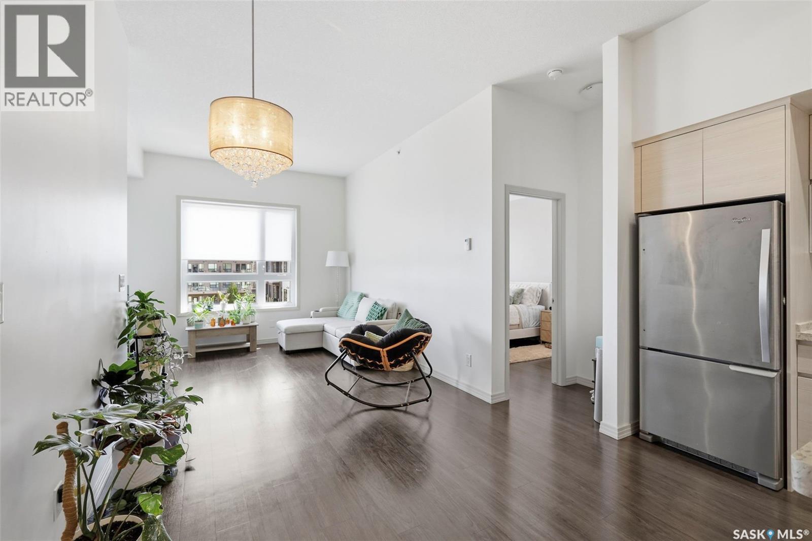 #316 223 Evergreen SQUARE - 6