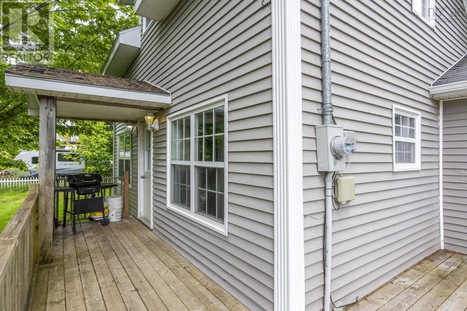623 Main Street - 24