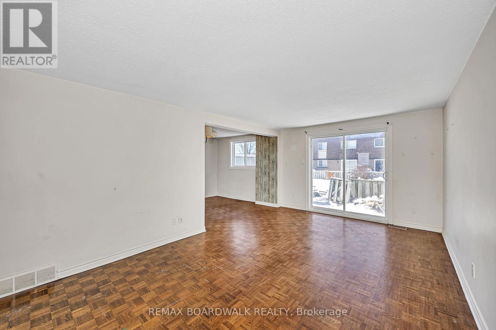 2 Bed, 2 Bath House for Sale in Ottawa – 67 – 392 GARDEN GLEN PRIVATE, Ottawa – MLS# X13235460 - Image 8