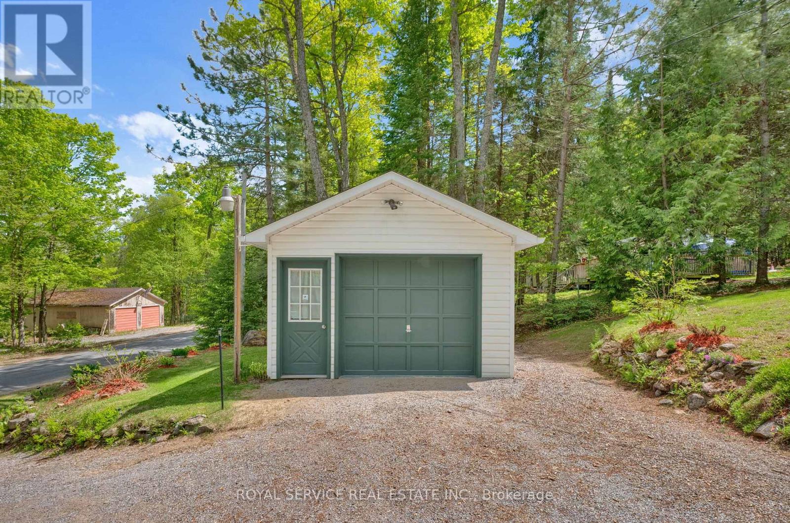 1039 GRACE RIVER ROAD - 24