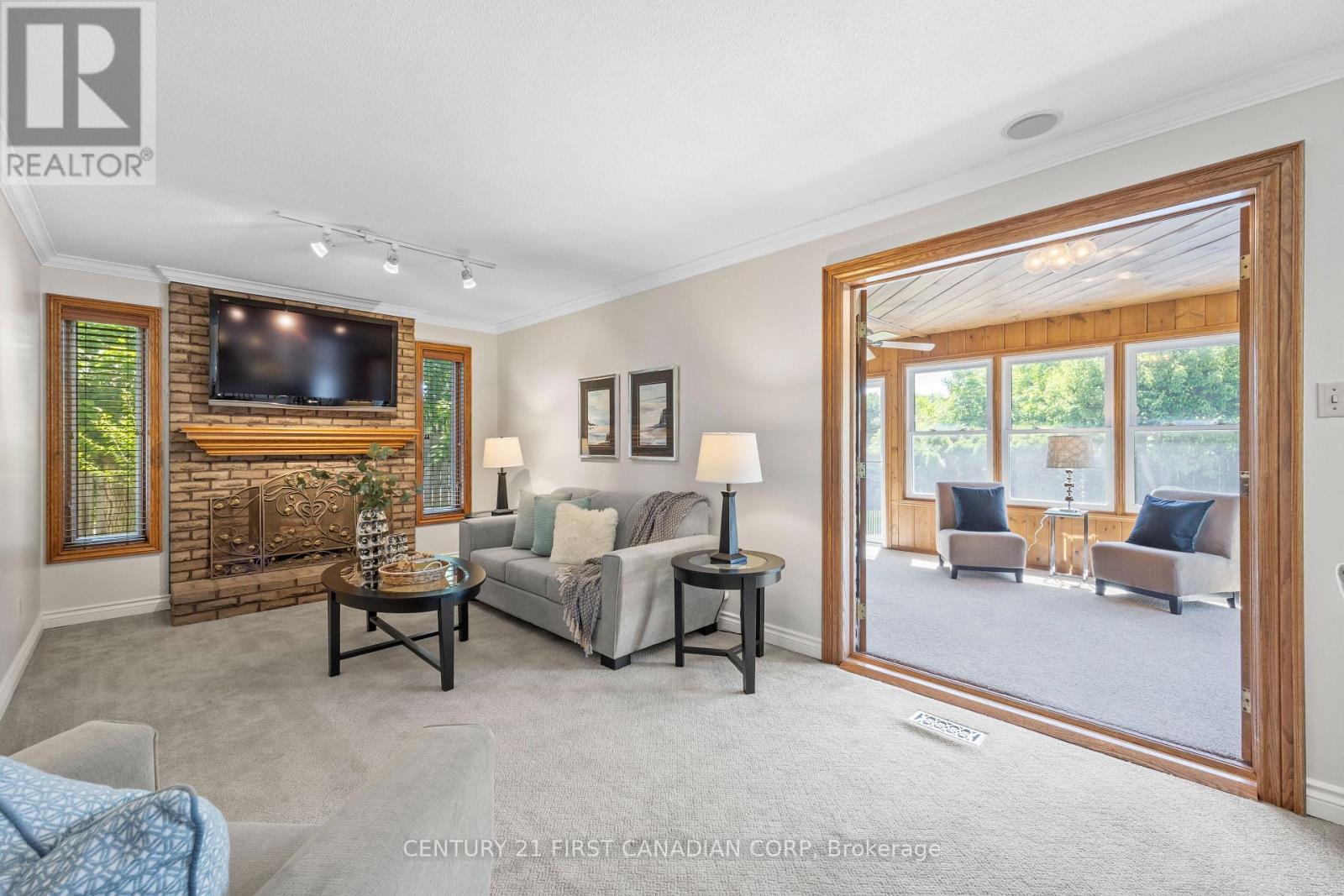923 FARNHAM ROAD - 15