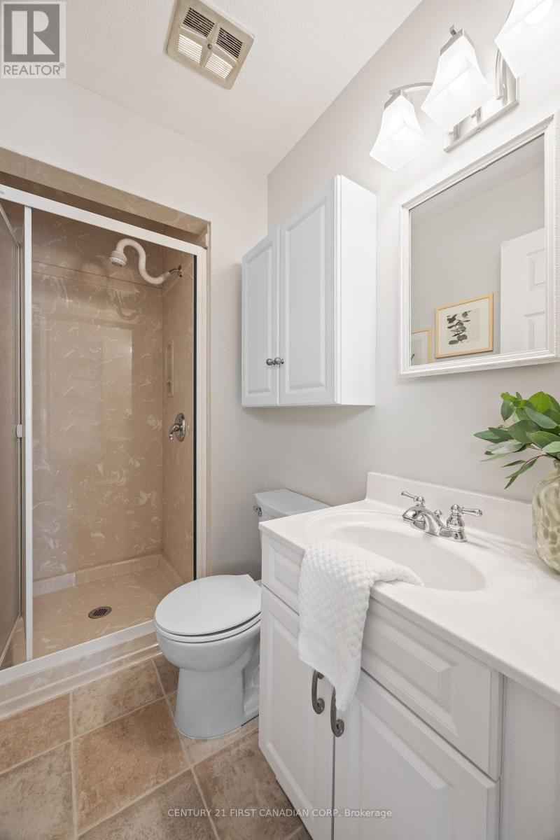 923 FARNHAM ROAD - 23