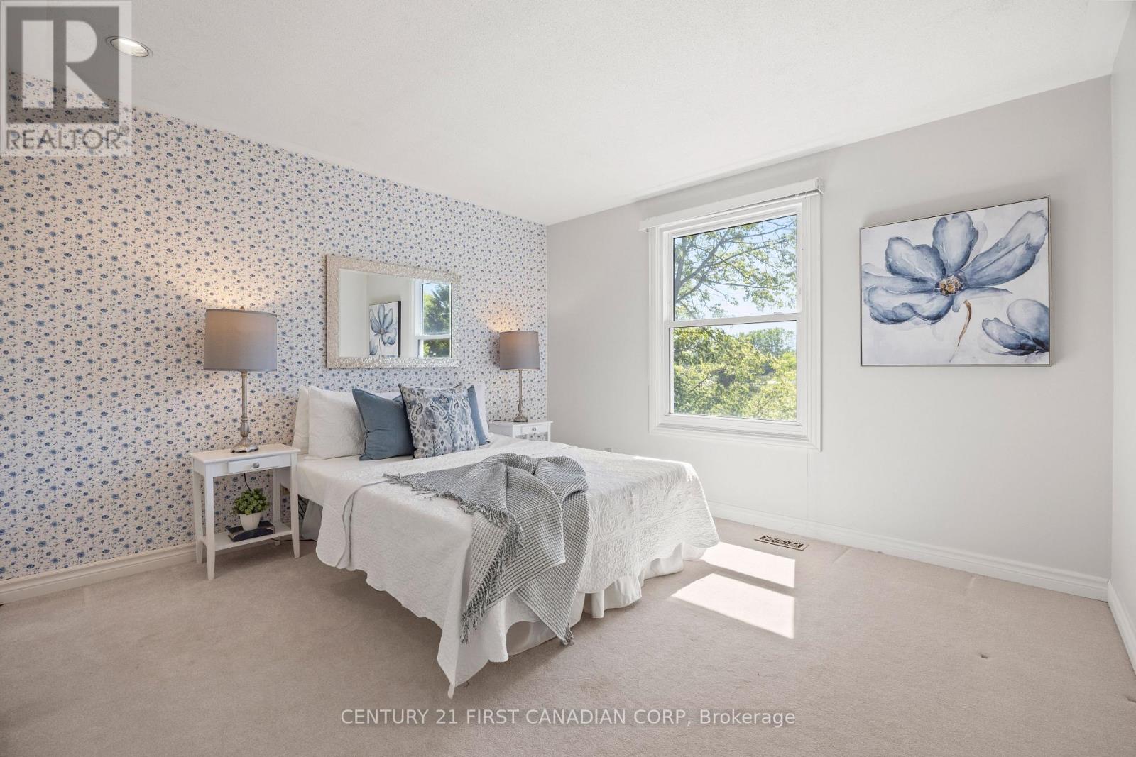 923 FARNHAM ROAD - 30