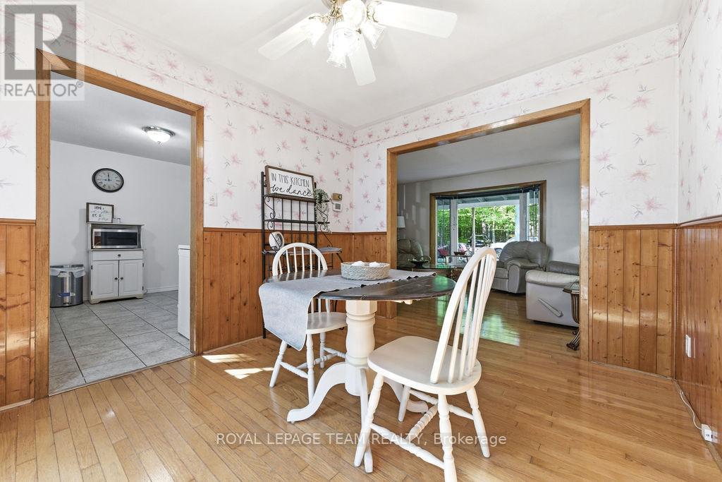 7 SIMMONS DRIVE - 13