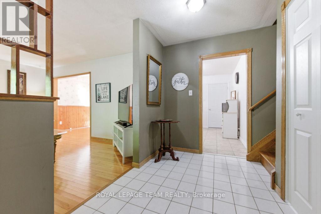 7 SIMMONS DRIVE - 17