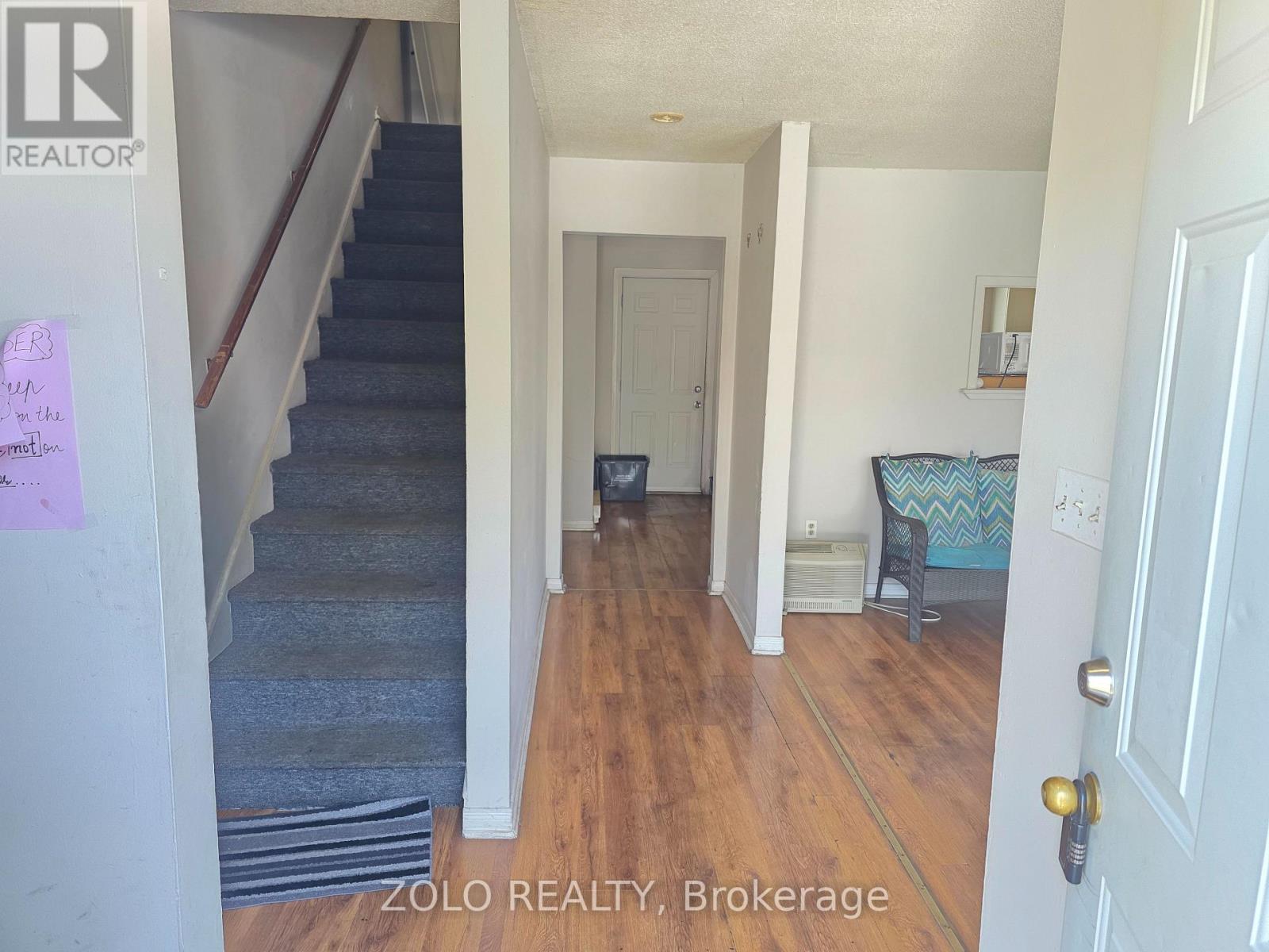 #35 90 ROSEMUND CRESCENT - 3