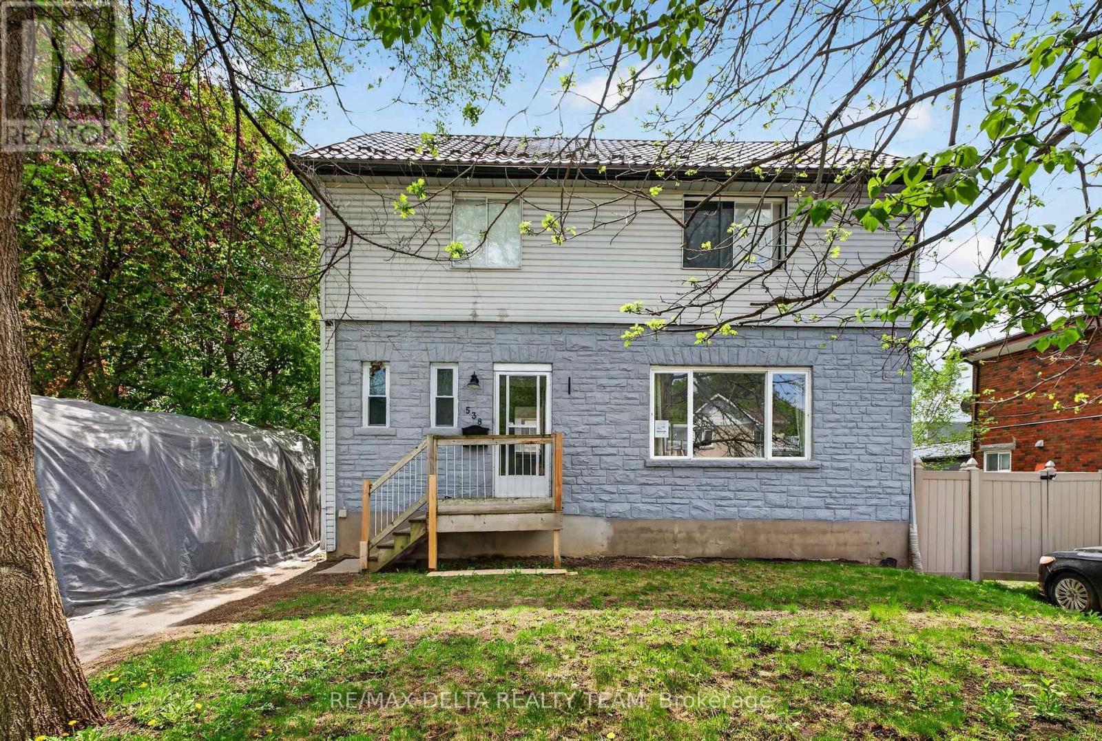 Zoning allows for 3 Row Units, each with 2 ADU's.