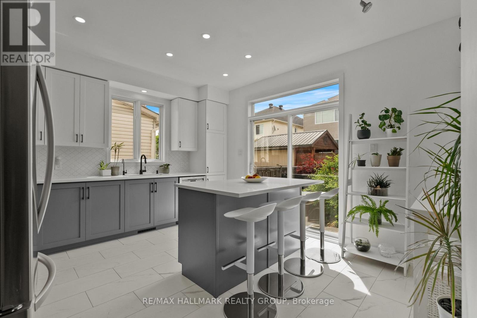 65 ALAMEDA WAY - 11