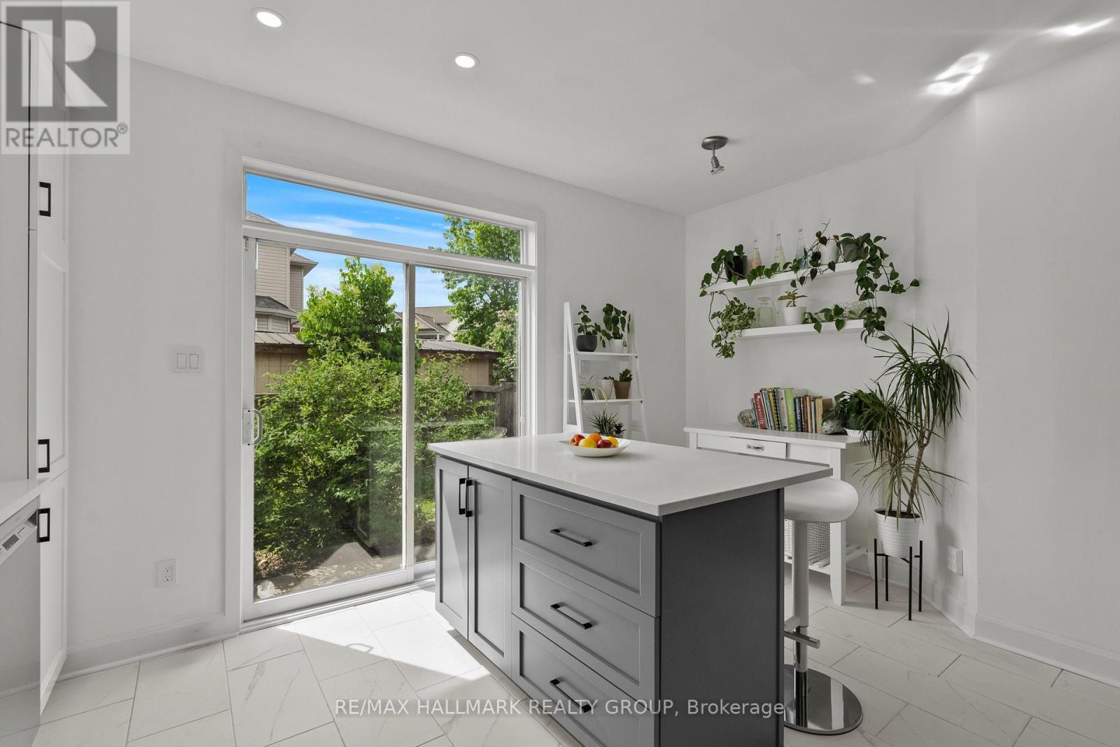 65 ALAMEDA WAY - 14