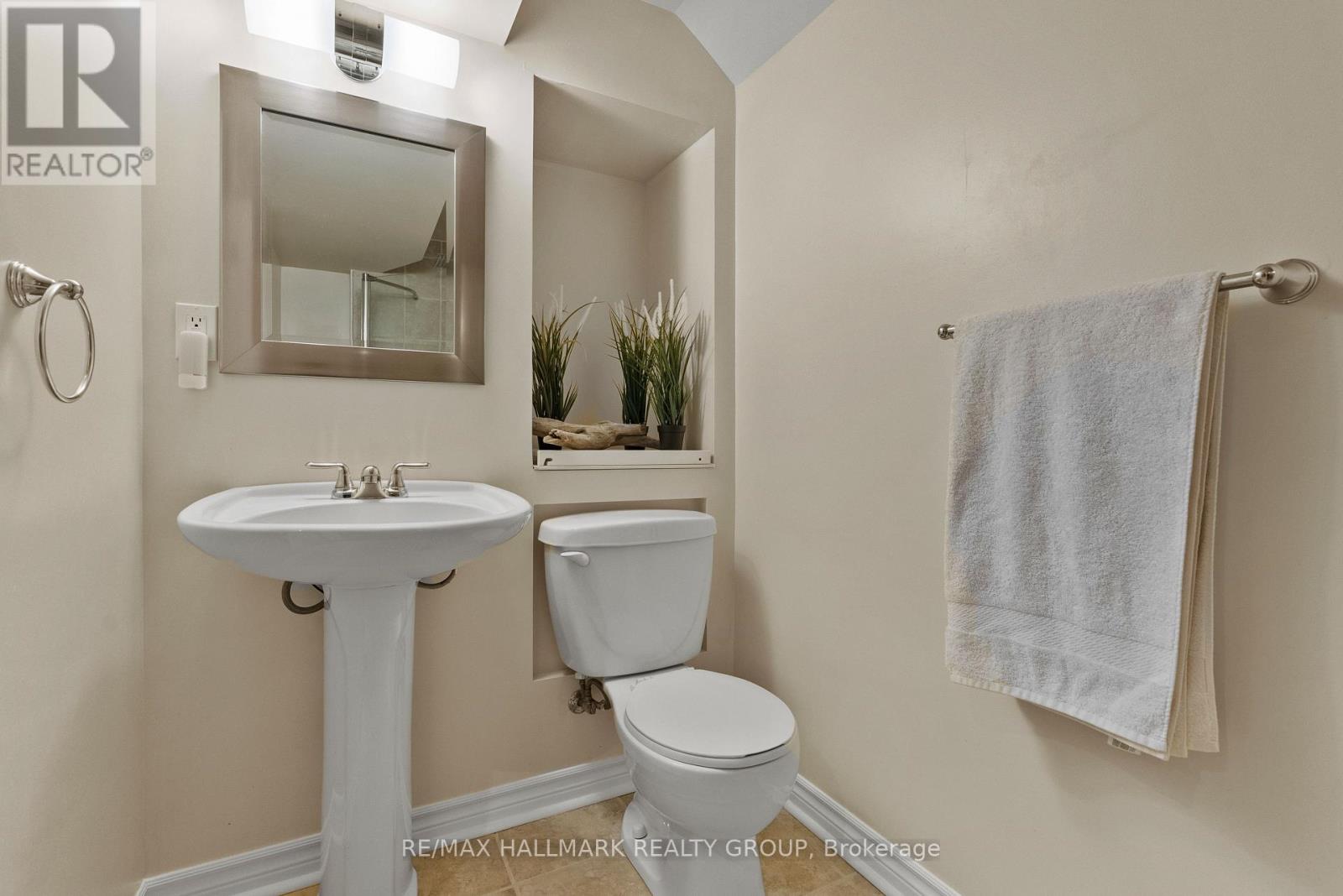 65 ALAMEDA WAY - 33