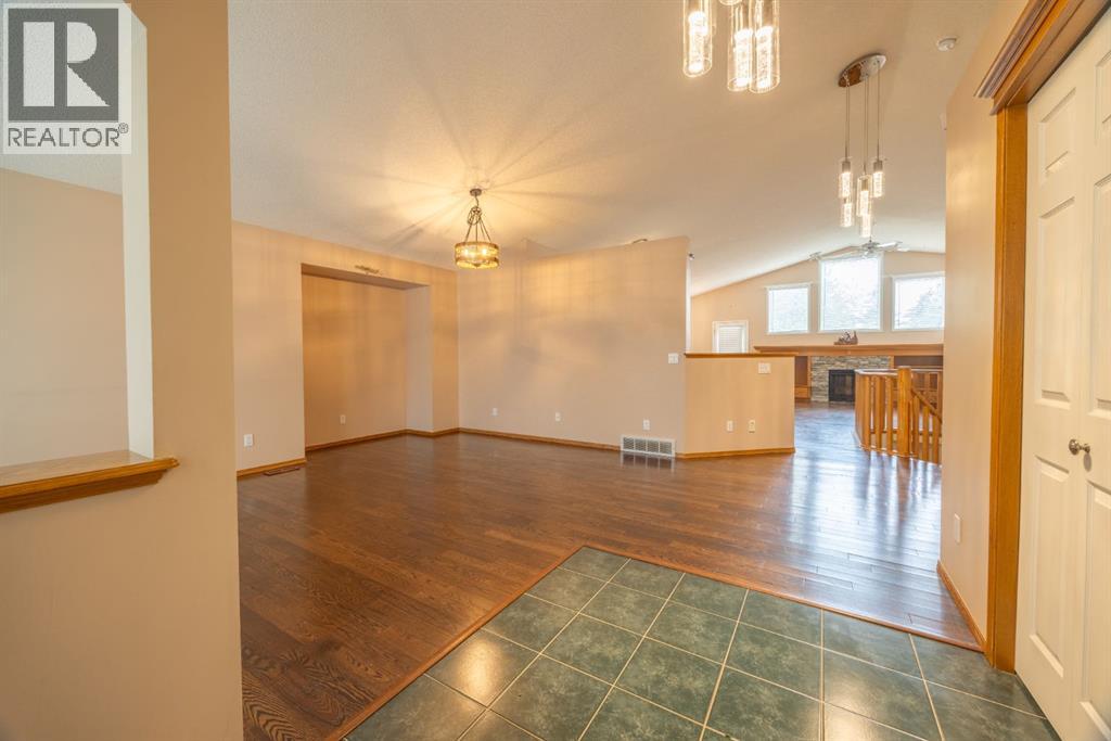 35 Maple Walk — photo 12