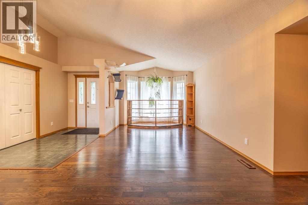 35 Maple Walk — photo 13