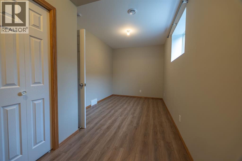 35 Maple Walk — photo 31