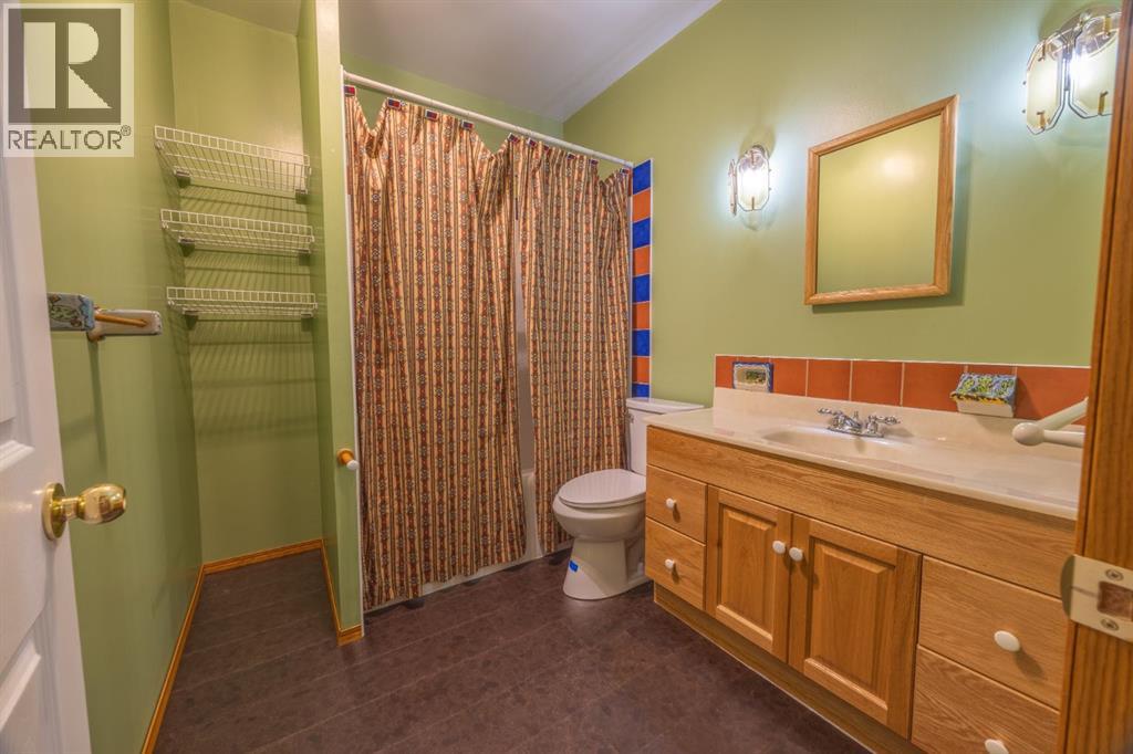 35 Maple Walk — photo 32