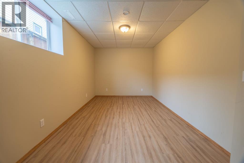 35 Maple Walk — photo 33