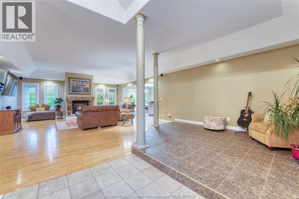 2703 LOMBARDY CRESCENT - 9