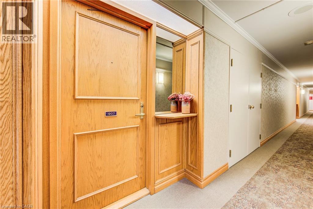 #1907 6 WILLOW Street - 7