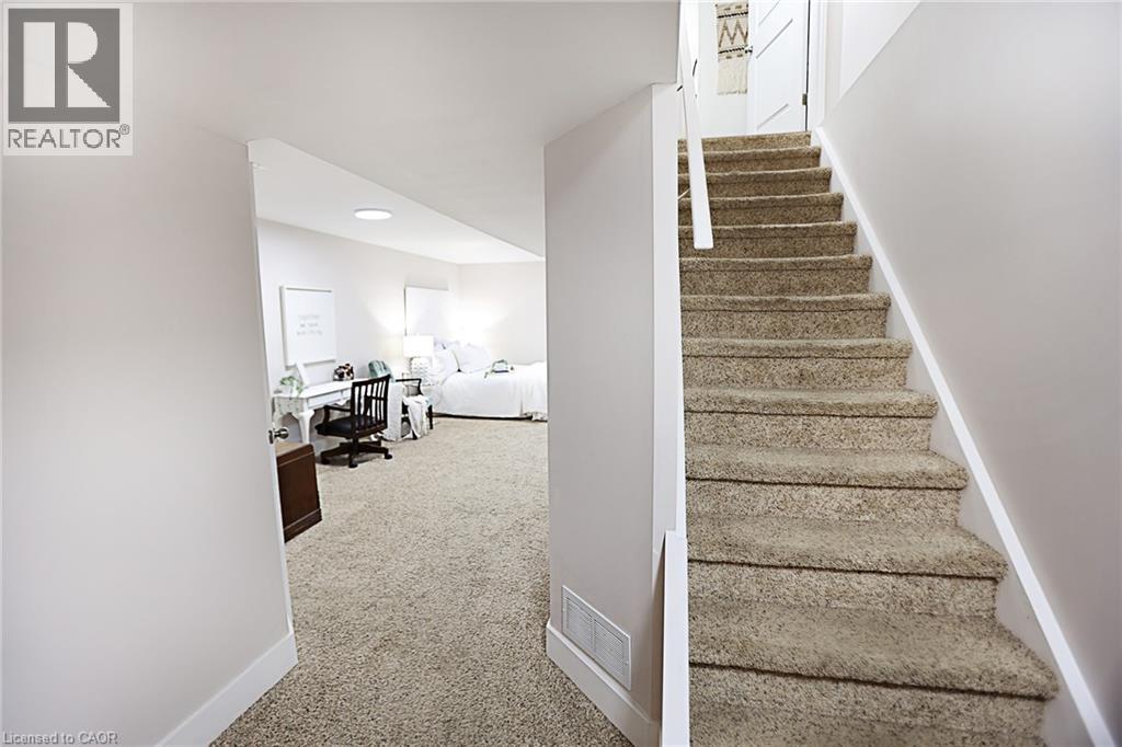 360 N JOHN Street N - 22